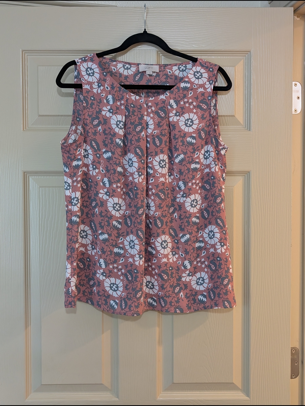 LOFT Mauve Pink Floral Pleated Sleeveless Top